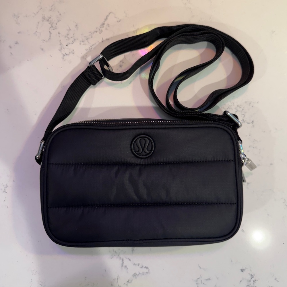 Lululemon black Wunder Puff Camera 2L bag crossbody purse